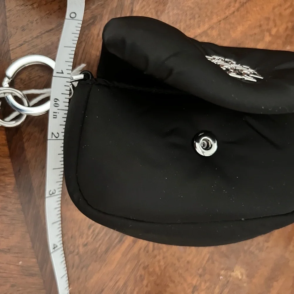 TORY BURCH• KEY CARD/ air pod HOLDER- puffy Britten